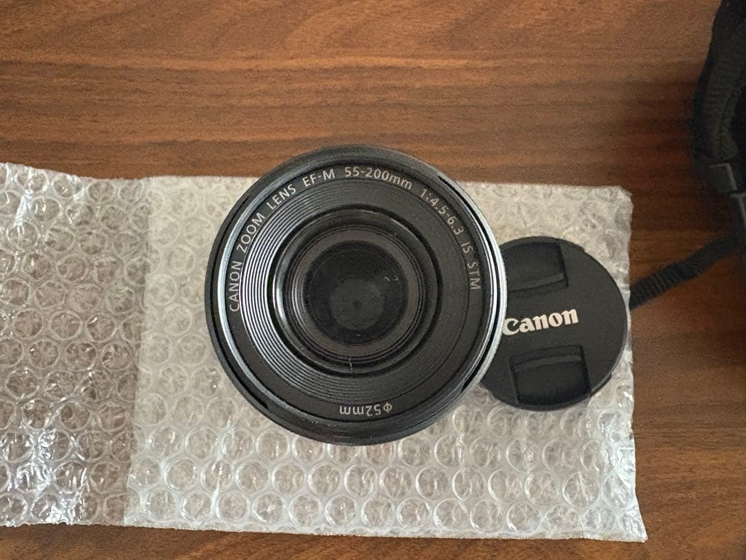 Canon キャノンEOS Kiss M ダブルズームキット　ブラック