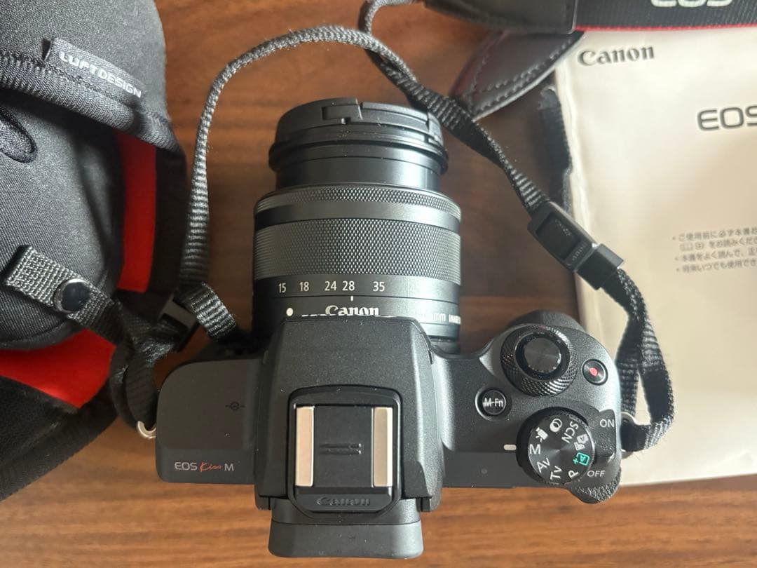 Canon キャノンEOS Kiss M ダブルズームキット　ブラック