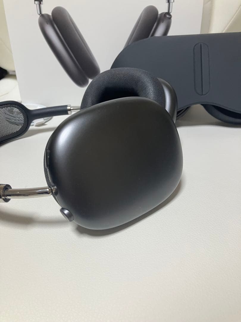 ヘッドホン AirPods Max