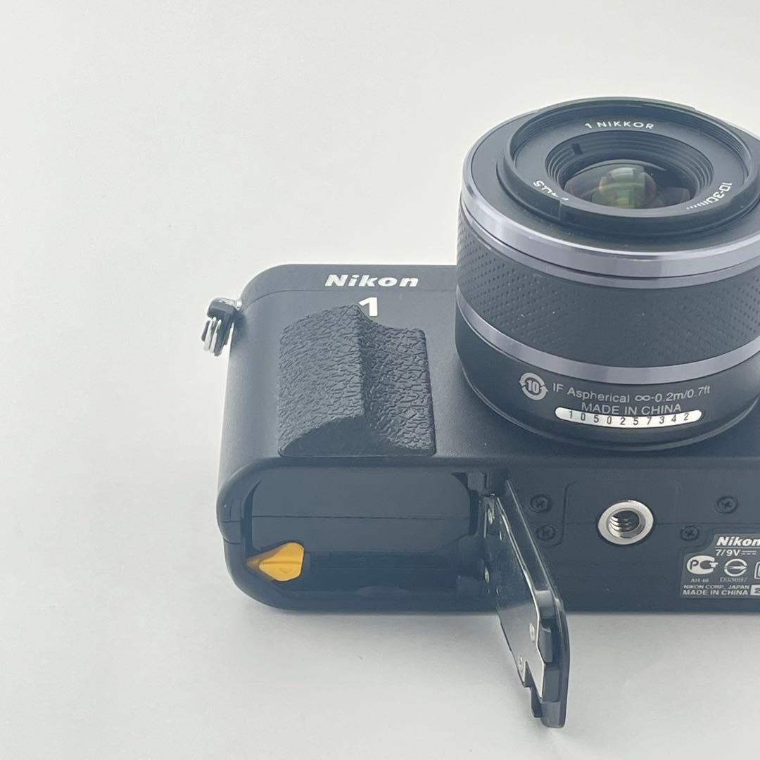 【ファインダー極上・返品保証】Nikon1 V1 ブラック 標準レンズキット