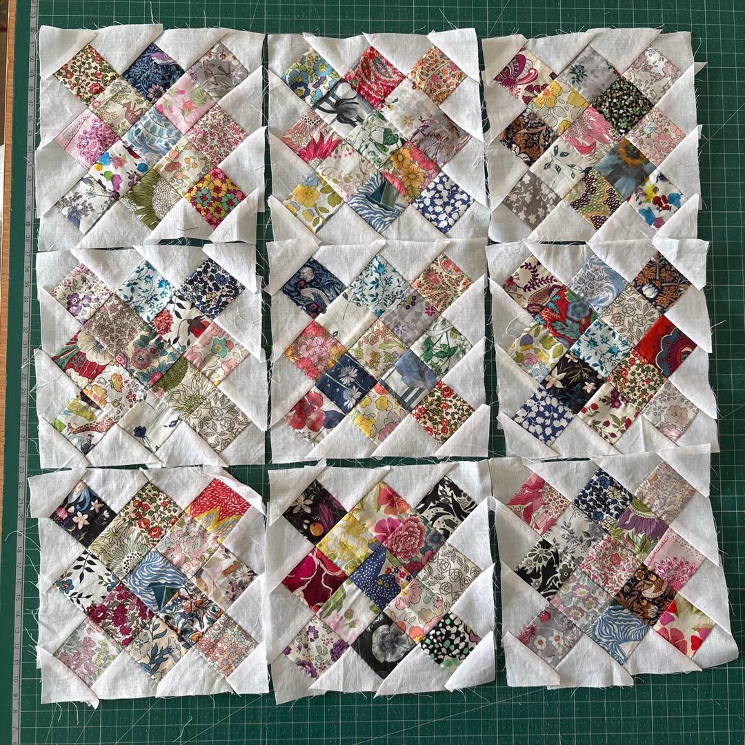 ハンドメイド　リバティー　キルトトップ　四角つなぎ　九枚セット×4　未完成