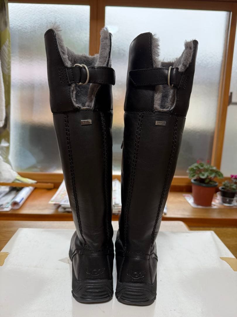UGG防水 折り返し2WAY】 アグ　レザーロングブーツ 23cm 黒