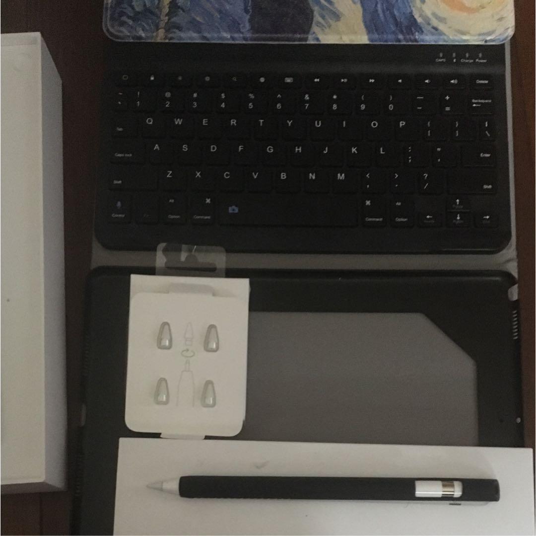 iPad Pro 10.5 256GB、Apple Pencilなどの付属品多数