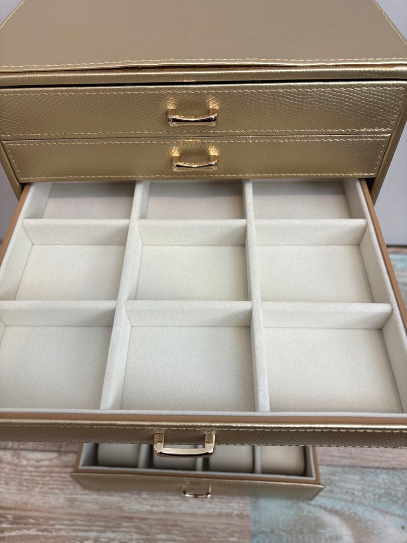美品　ジュエリーボックス　10段　ゴールド　金アクセサリー　指輪　時計　腕時計