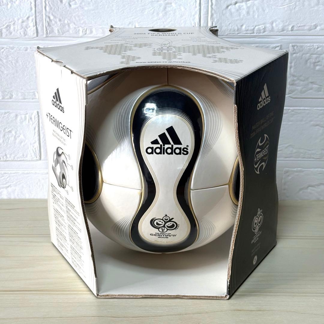 adidas TEAMGEIST 2006年 ドイツワールドカップ公式球