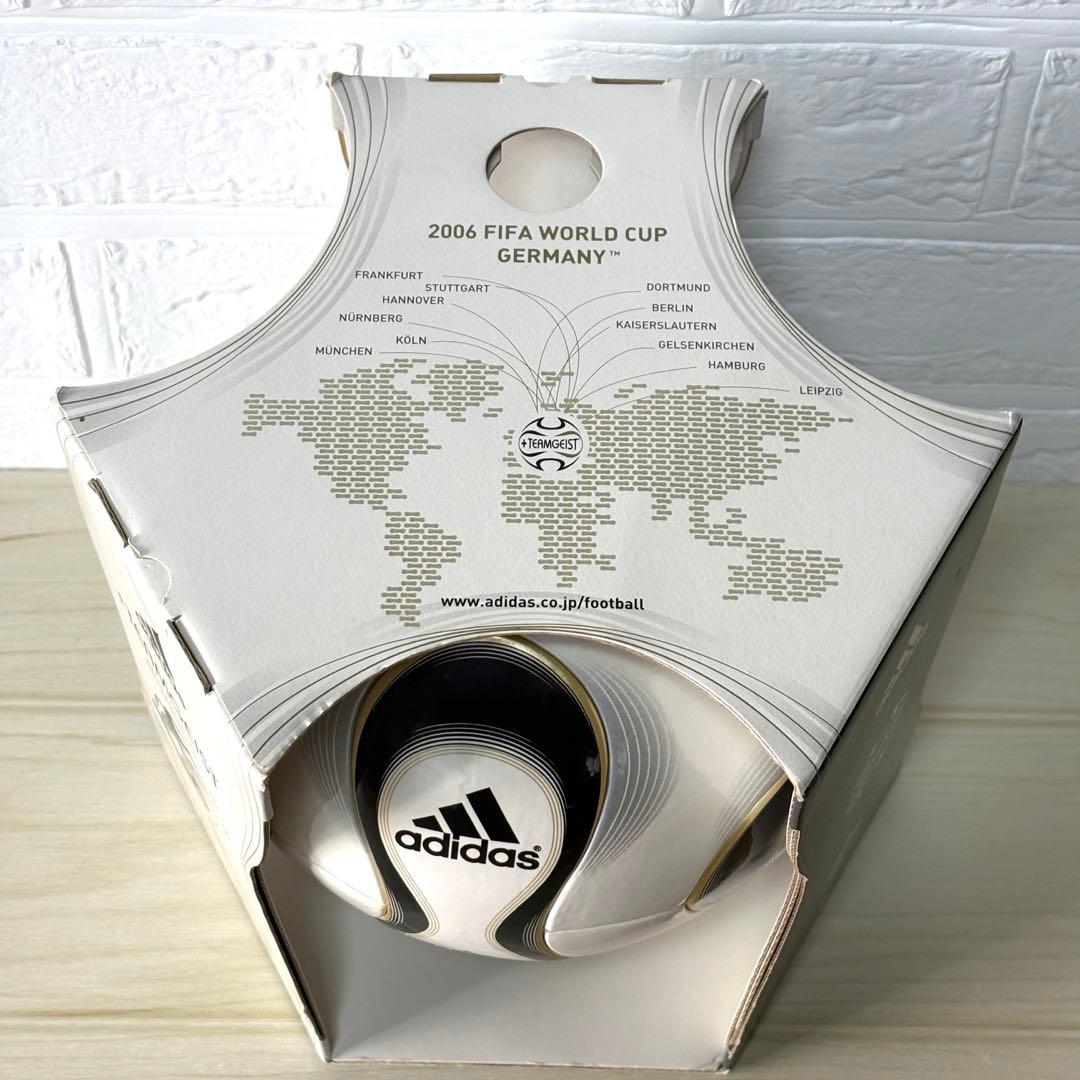 adidas TEAMGEIST 2006年 ドイツワールドカップ公式球