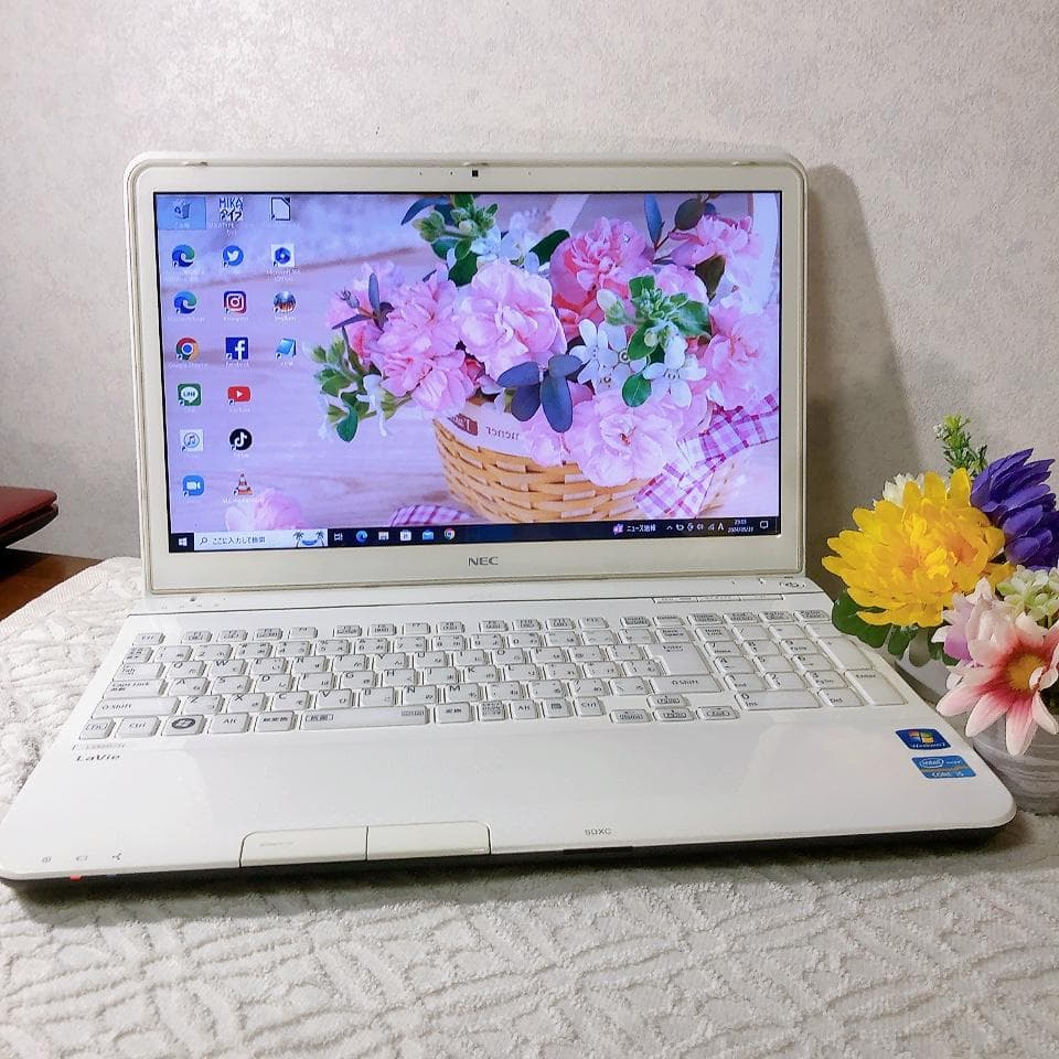 45☆ブルーレイ搭載☆バッテリー駆動可能☆i5+SSD+8GBメモリ