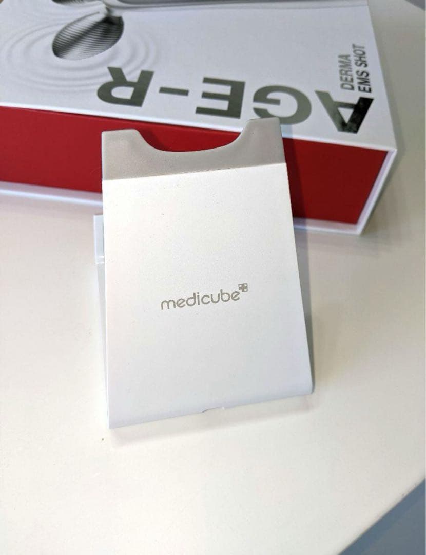 【美品】MEDICUBE AGE-R DERMA EMS SHOT