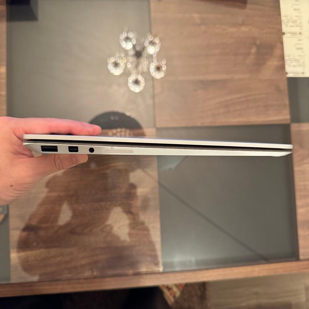 【美品】Surface Laptop2 13.5インチ プラチナ 256GB