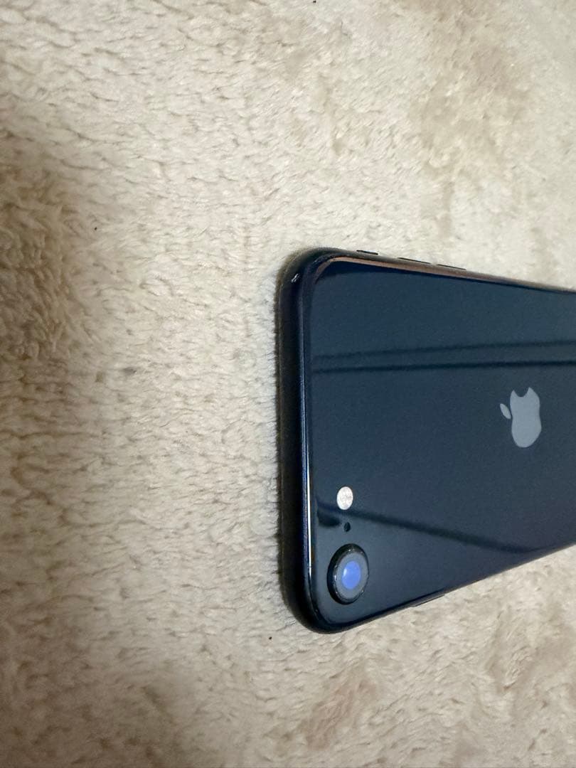 【第三世代】Apple iPhoneSE 64GB SIMフリー 本体のみ