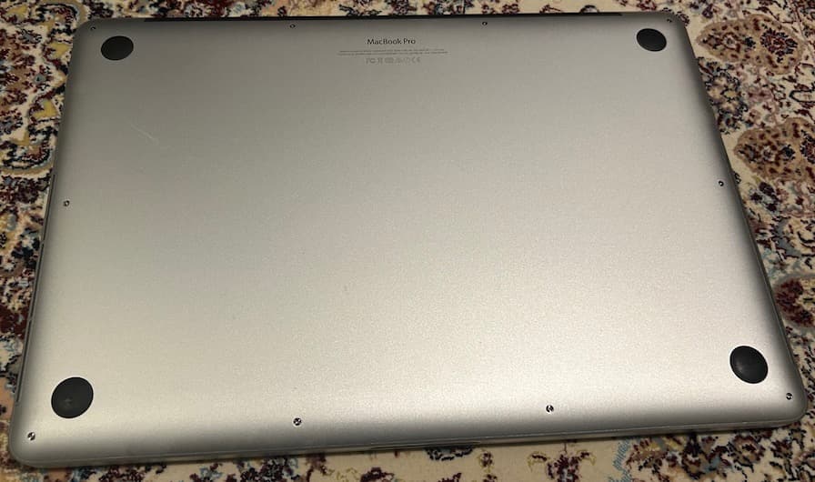 MacBook Pro (macOS Monterey) 動作品、難あり