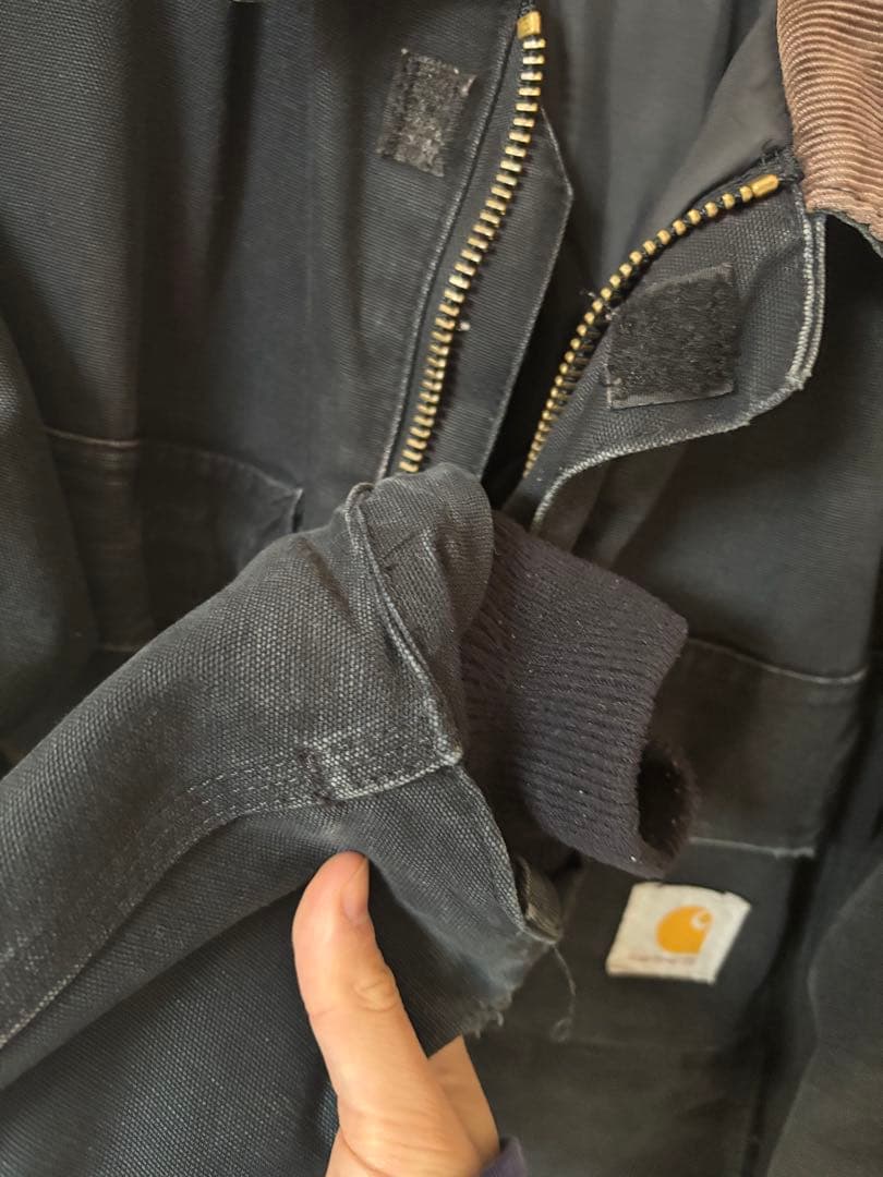 Carhartt ブラック ジップアップジャケット
