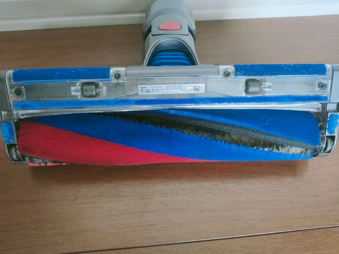 dyson v8 fluffy + SV10K SLM2 中古品動作確認済み。