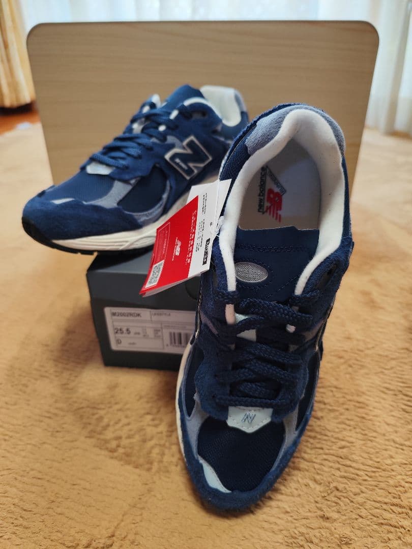 【新品未使用】ニューバランス　2002RDK25.5cm