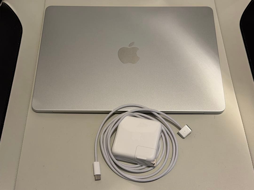 MacBook Air 13.6インチ M3 16GB US