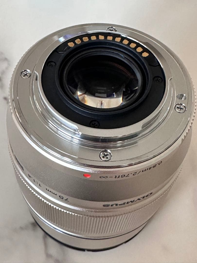 美品　オリンパス Olympus ED75mm F1.8単焦点レンズ