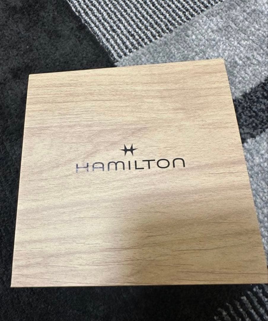 Hamilton ベンチュラ時計ゴールド文字盤青