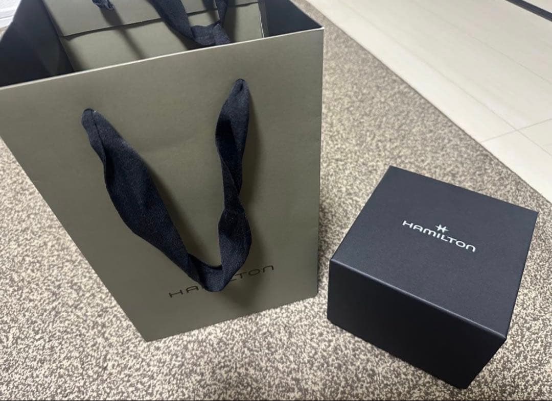 Hamilton ベンチュラ時計ゴールド文字盤青