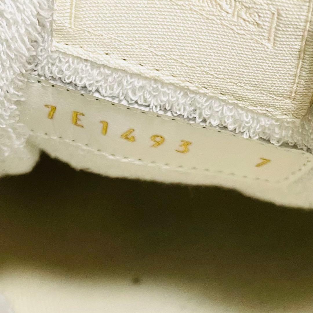 現行 美品⭐️FENDI マッチ FFロゴ ホワイトスエード ロートップ メンズ