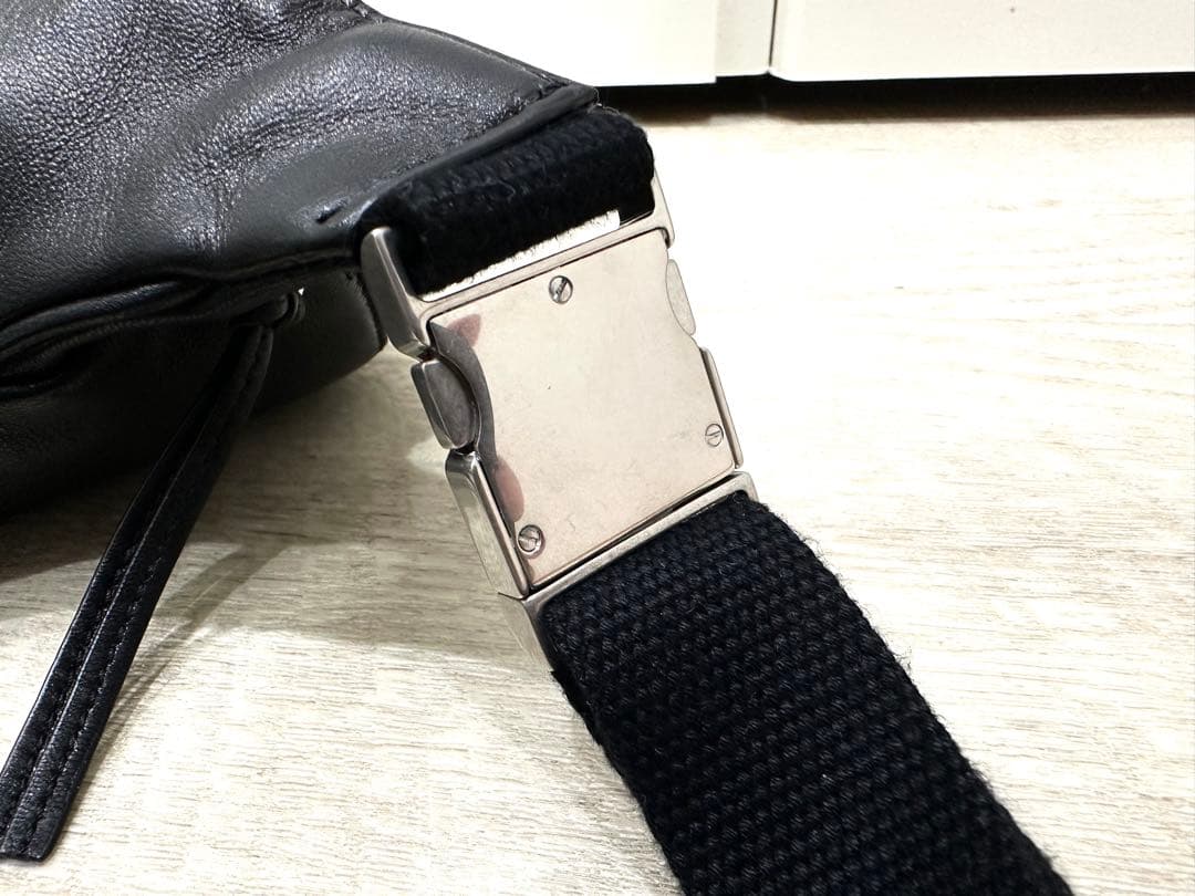 極美品/付属完備 SAINT LAURENT サンローラン ボディバッグ YSL