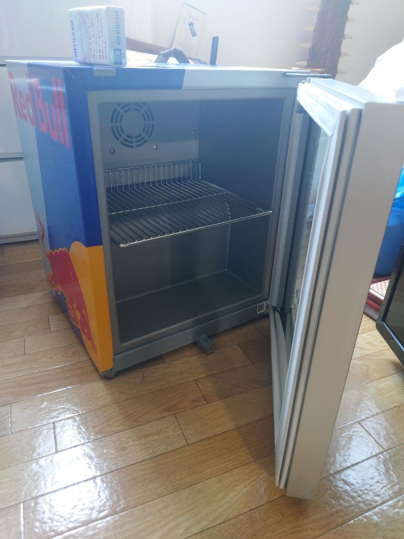 ト*。様 再出品！！ Red Bull 冷温庫 コンパクト ガラス扉