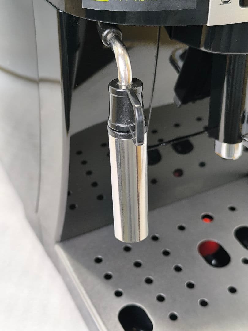 デロンギ　コンパクト全自動コーヒーマシンマグニフィカS ECAM22112B　8