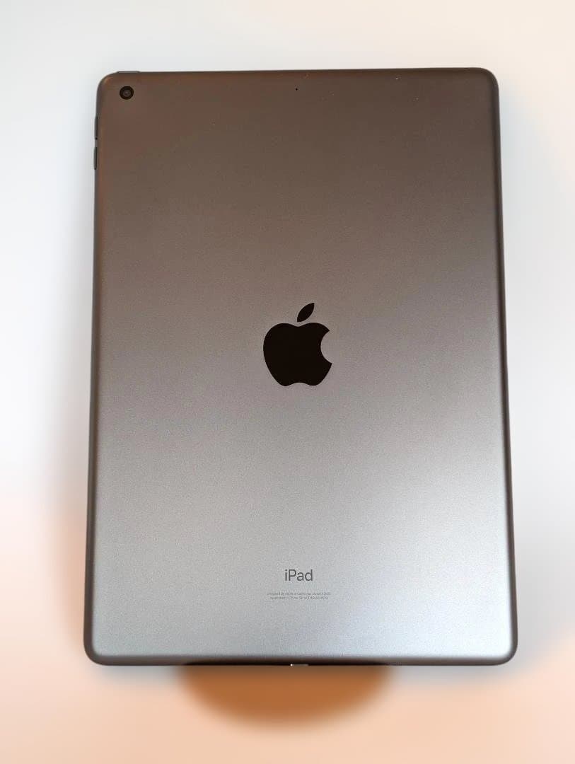 iPad (第9世代) Wi-Fi 64GB＋Logitech＋純正レザー美品