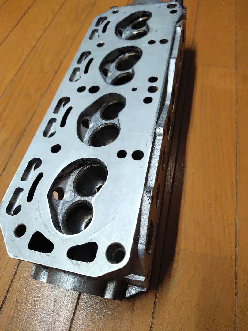 サニートラック　A12型エンジン　ヘッドブロック