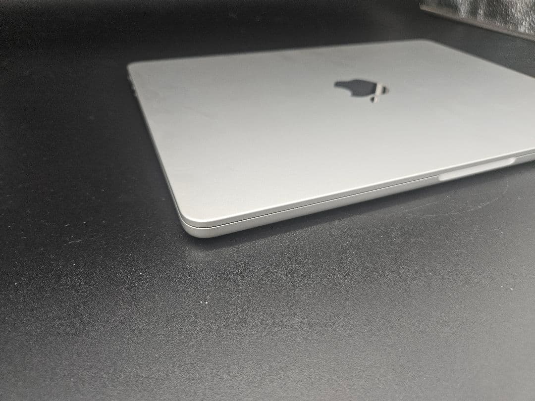MacBook Air /Apple M2チップ/8GB/256GB シルバー