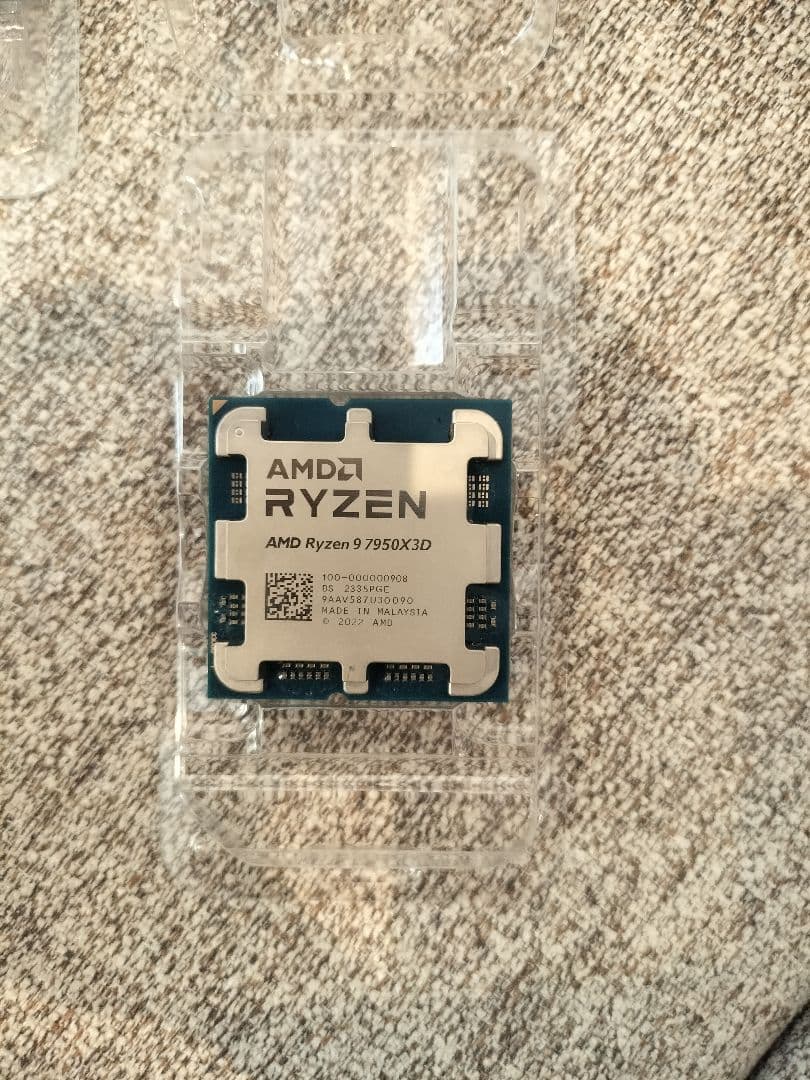 す*ん様 AMD Ryzen 9 7950X3D CPU　美品　本体のみ