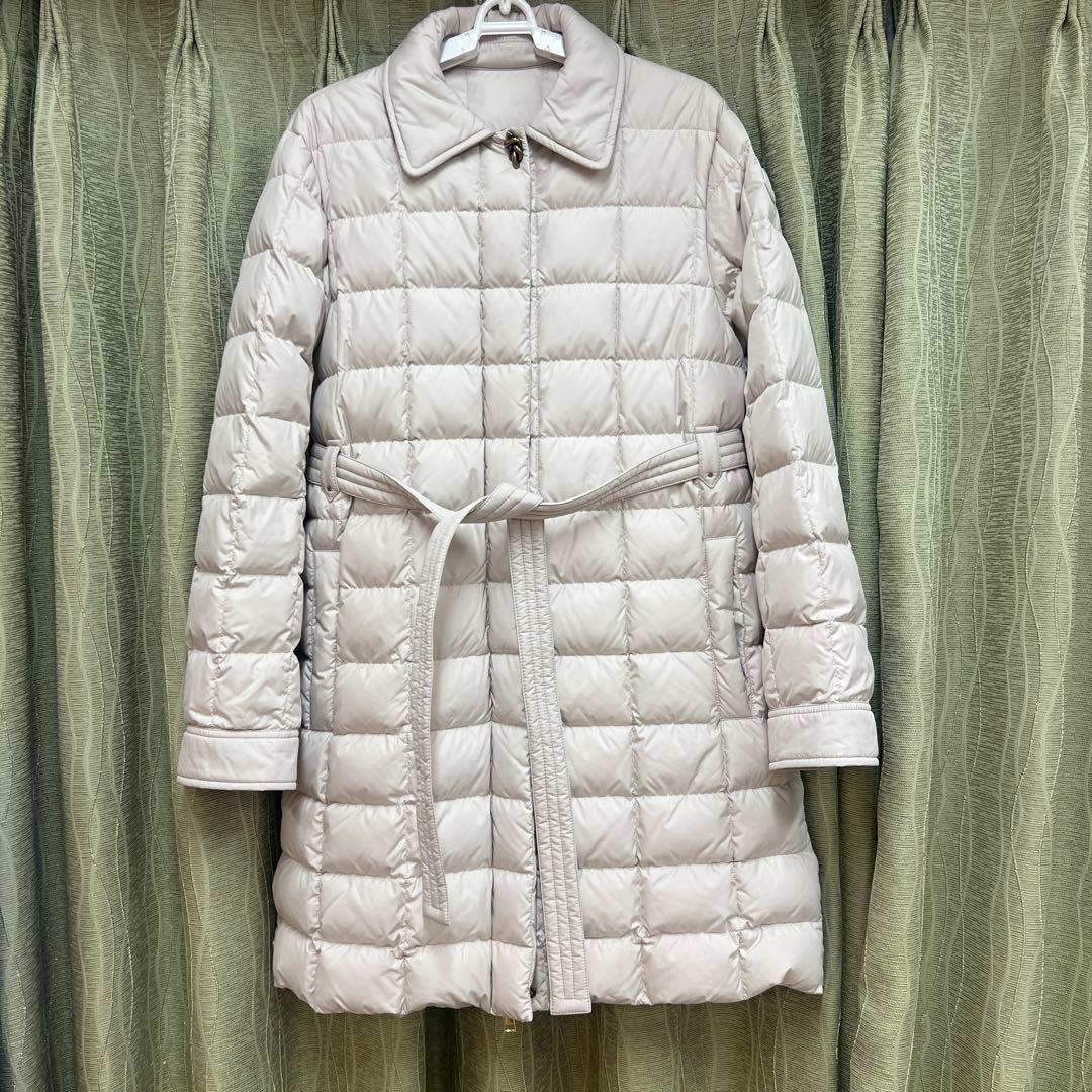 モデリカ ベルト付きダウンジャケット