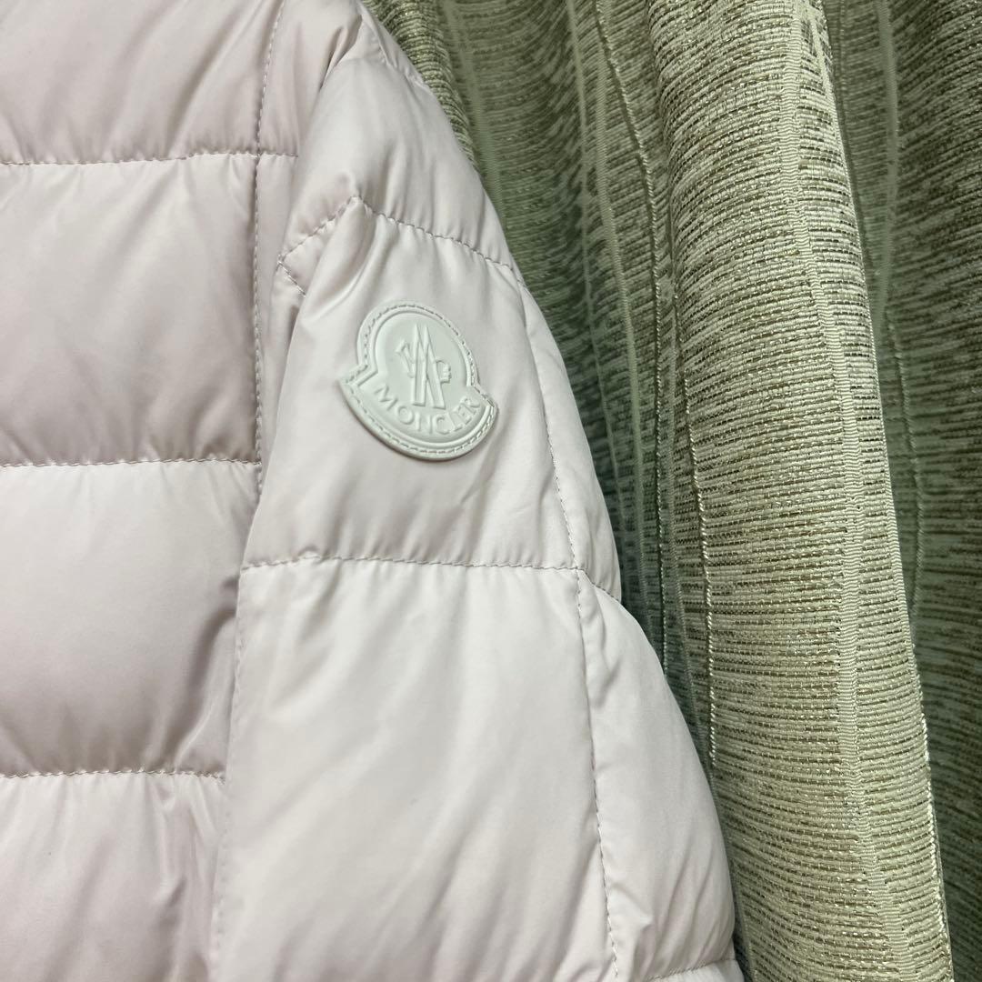 モデリカ ベルト付きダウンジャケット