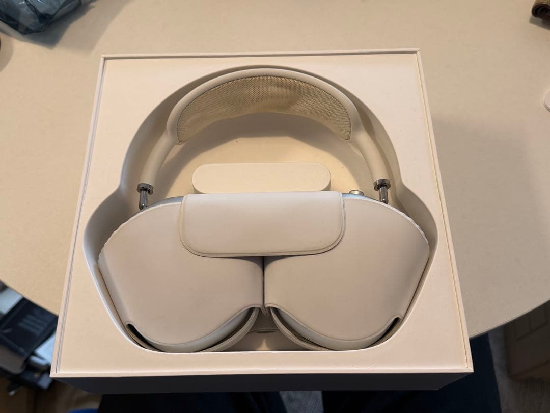 Apple airpods Max Lightningモデル