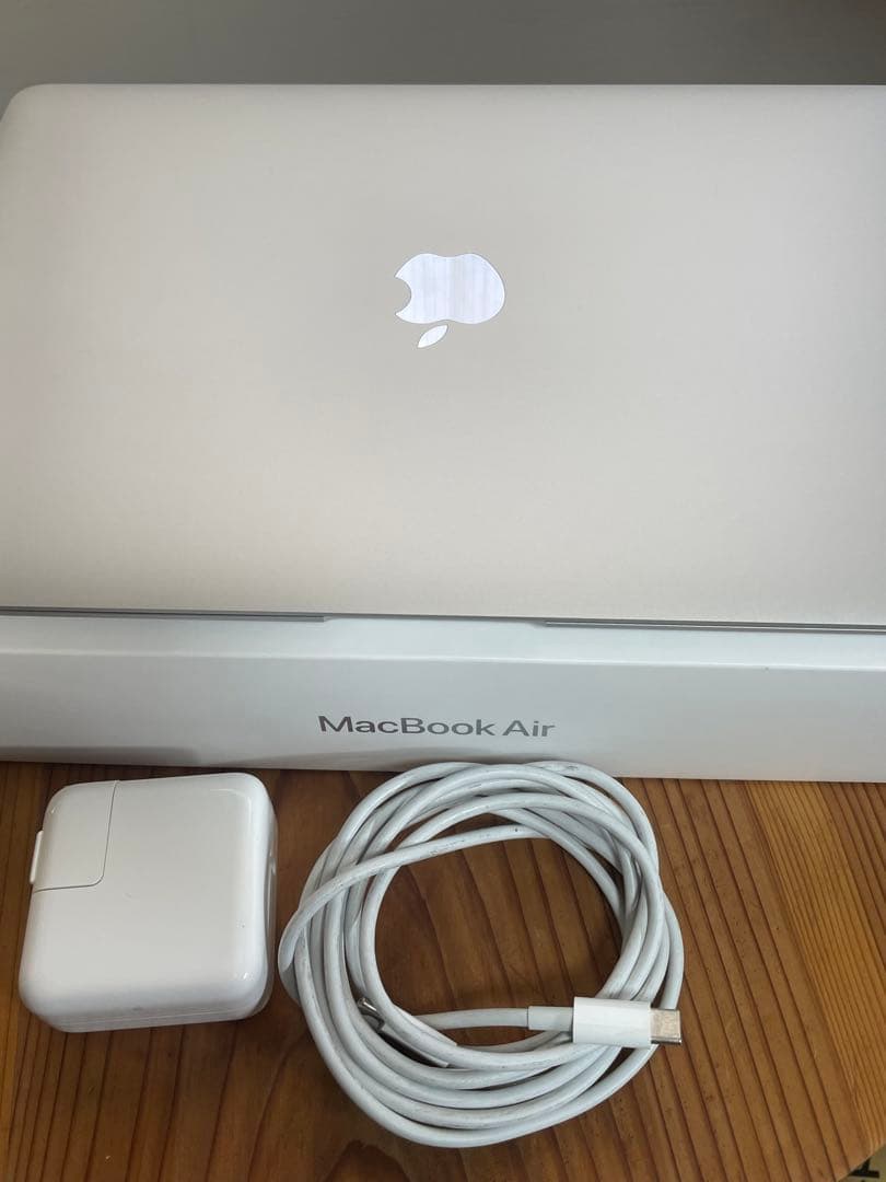 Apple MacBook Air Ｍ１　シルバー 充電器付き