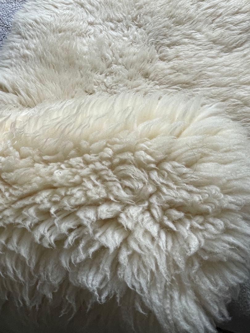 ムートンラグ 天然羊毛100% ラグ　ニュージーランド産原皮使用