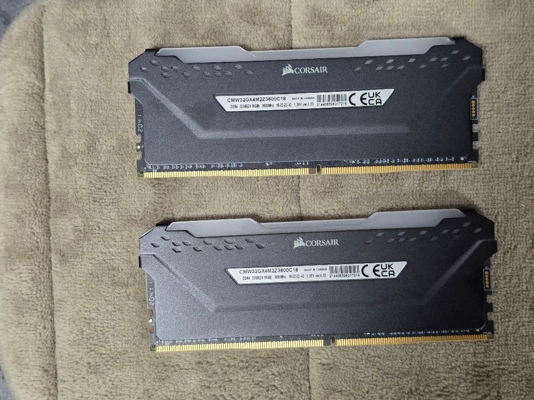 ラ*ン様 corsair VENGEANCE RGB PRO 32GB (16G