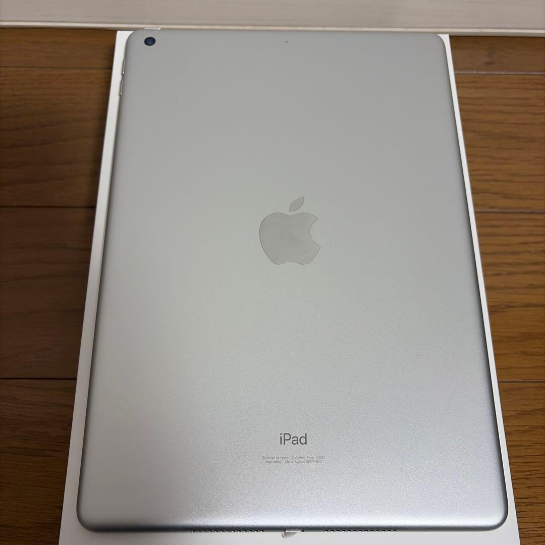 iPad 第9世代 64GB 本体　色シルバー
