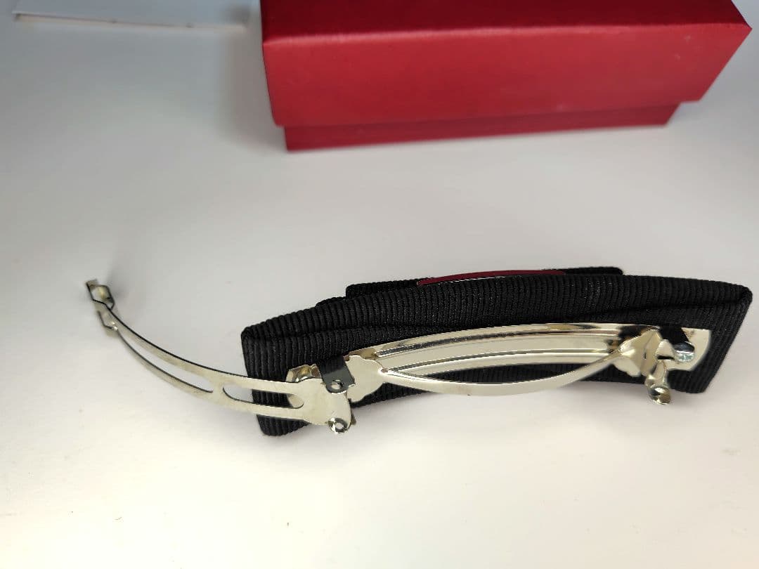 【未使用】フェラガモ♥️ブラックリボンバレッタ　ヴァラ　シルバー