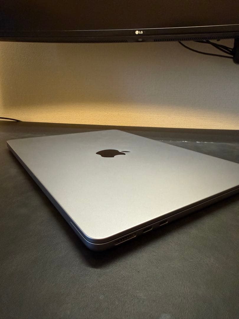 土*！様 【極美品】- Apple MacBook Air M2 スペースグレー