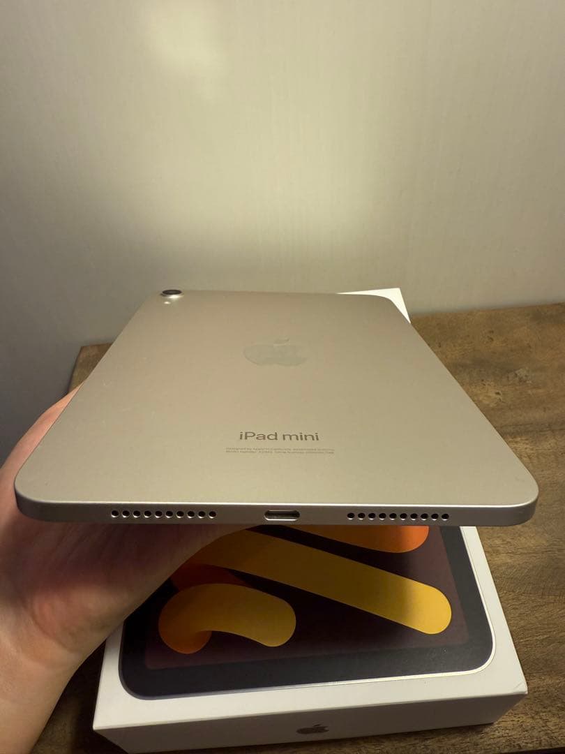 美品【純正ケース付き】第7世代 iPad mini 128GB スターライト