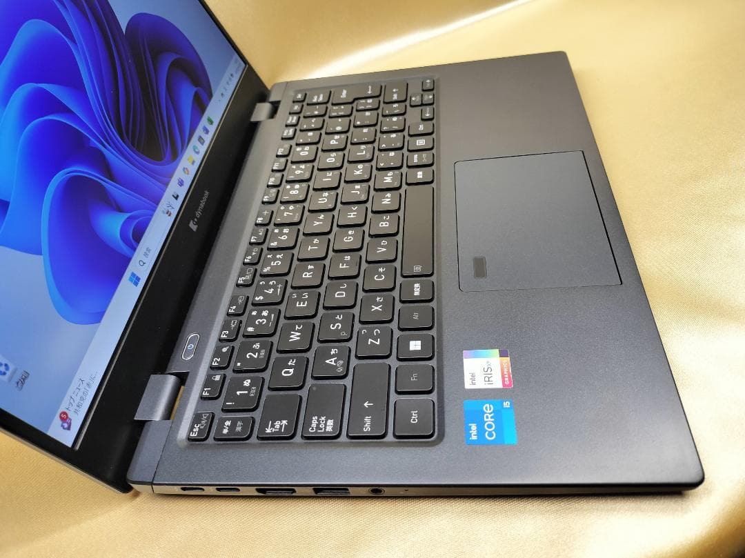 東芝　Dynabook G83/KW　高性能　2023年モデル(K-176)