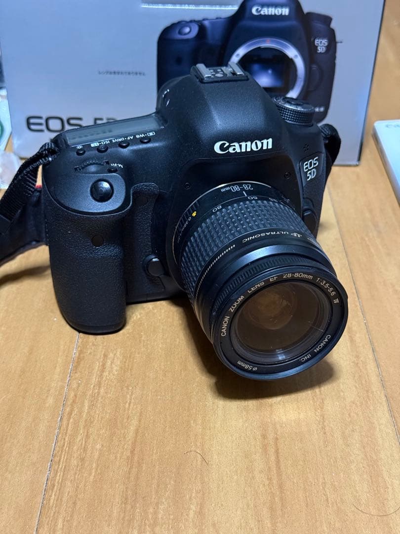 Canon EOS 5D Mark IIIとレンズ28-80mmバッテリーセット