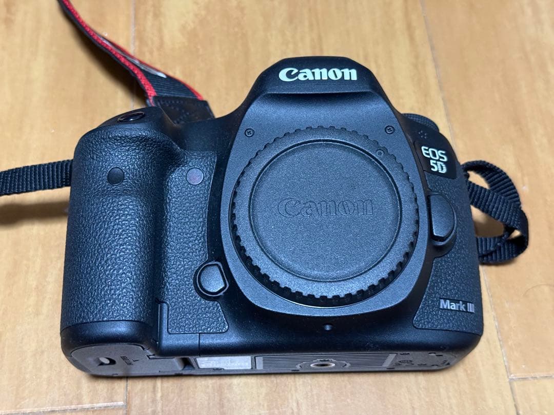 Canon EOS 5D Mark IIIとレンズ28-80mmバッテリーセット