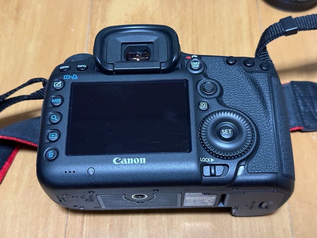 Canon EOS 5D Mark IIIとレンズ28-80mmバッテリーセット