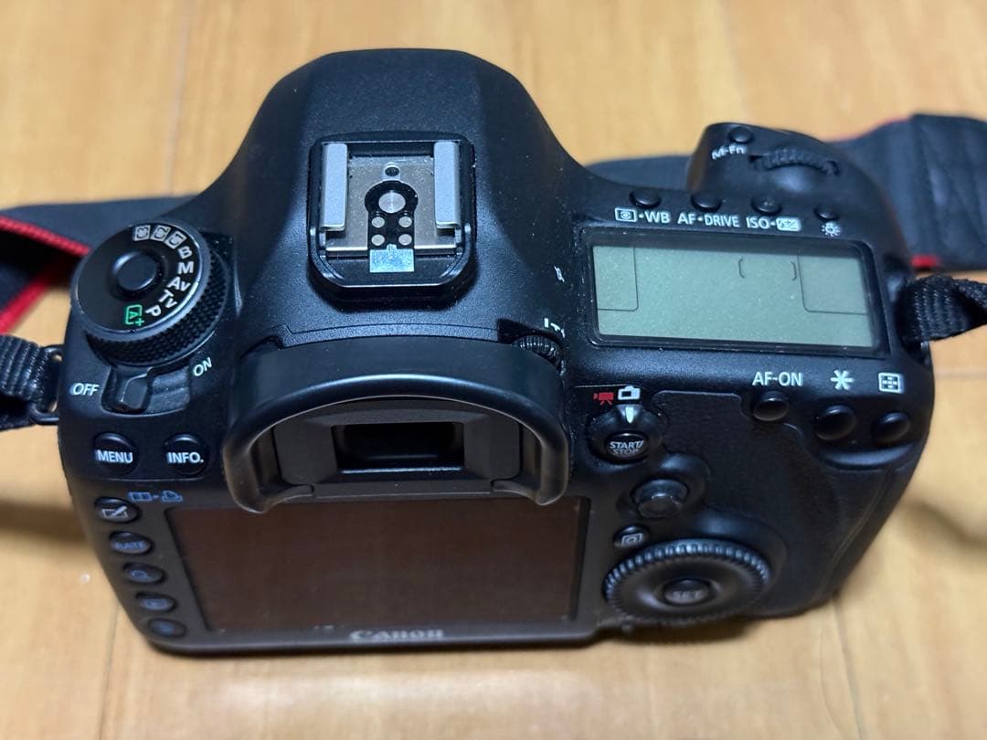 Canon EOS 5D Mark IIIとレンズ28-80mmバッテリーセット