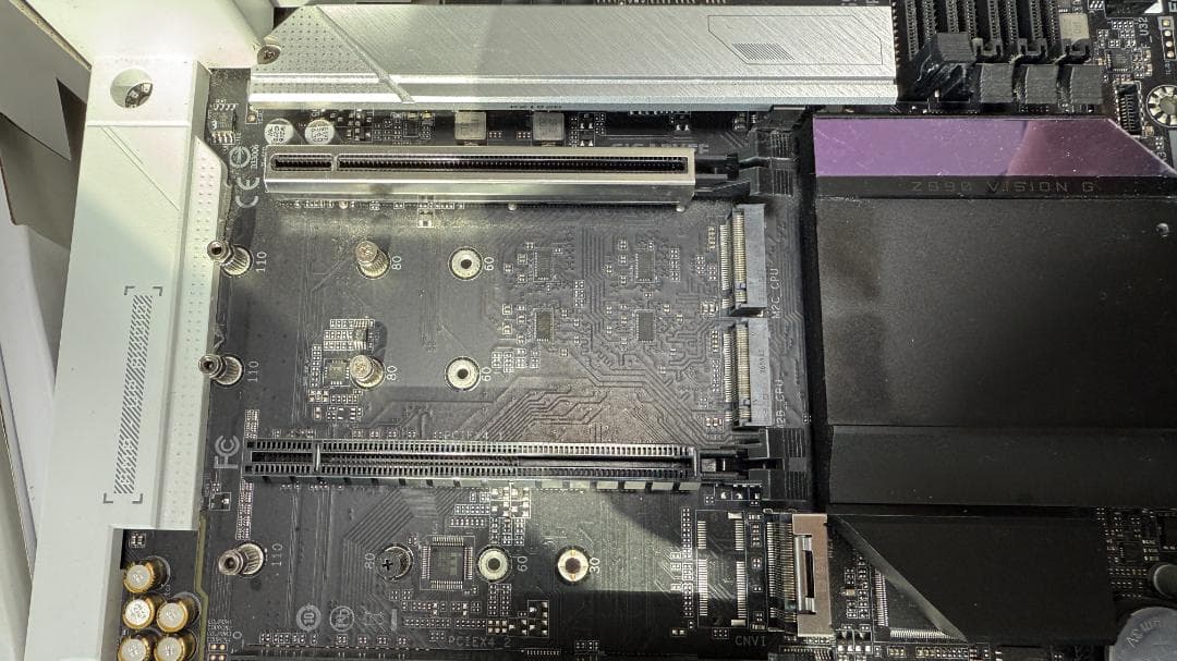 CPU Intel Core i9-10900K + Gigabyte Z590