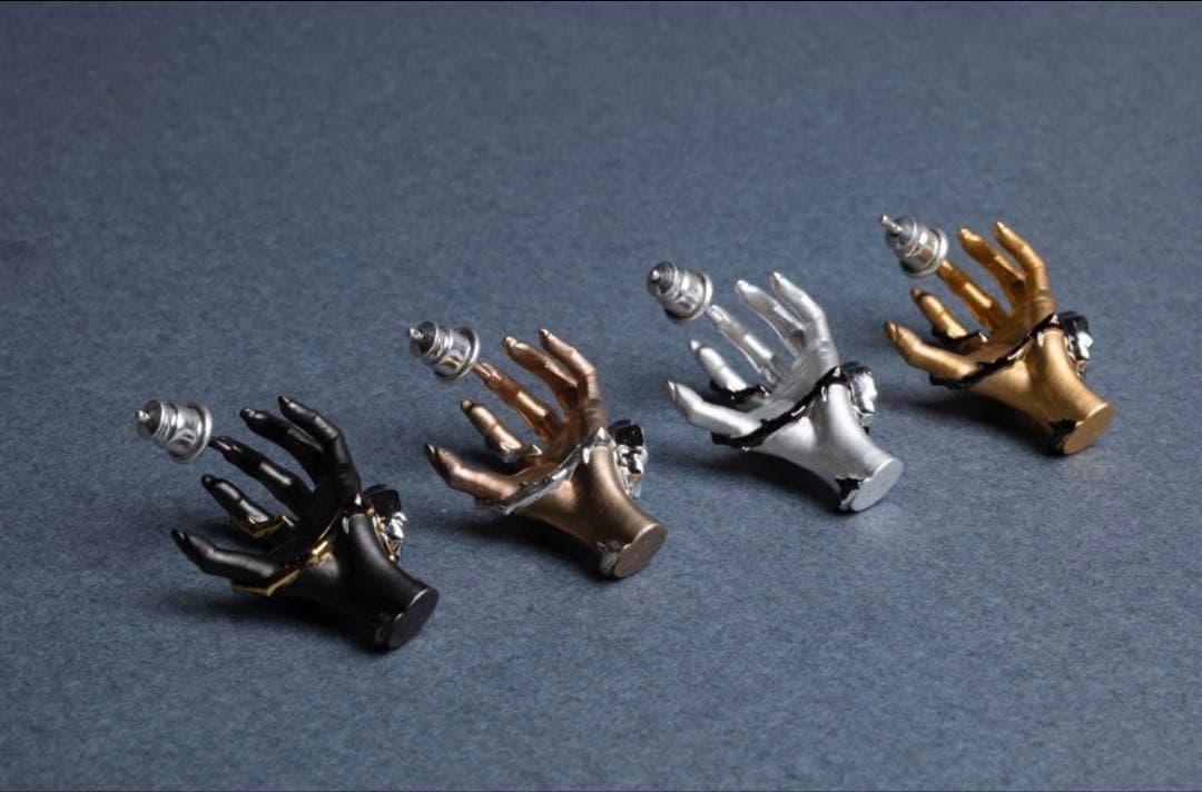 HAZAMA ピアス Adoコラボ