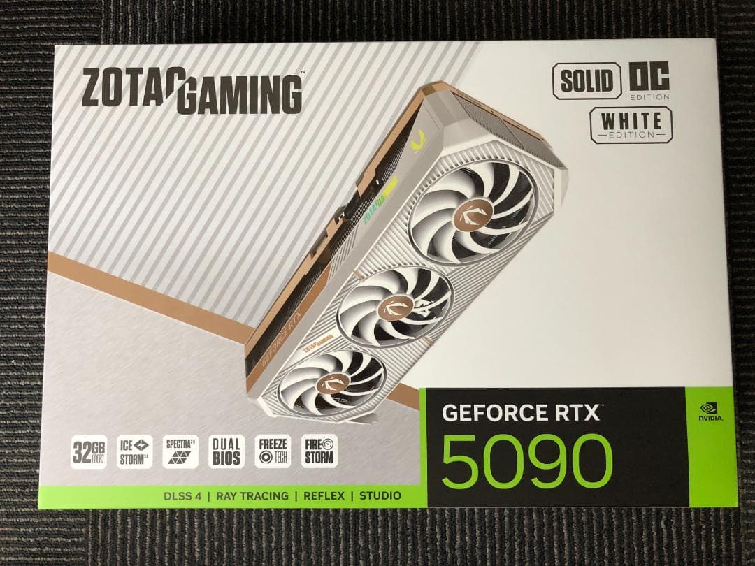 新品　ZOTAC RTX 5090 SOLID OC WHITE 32GB