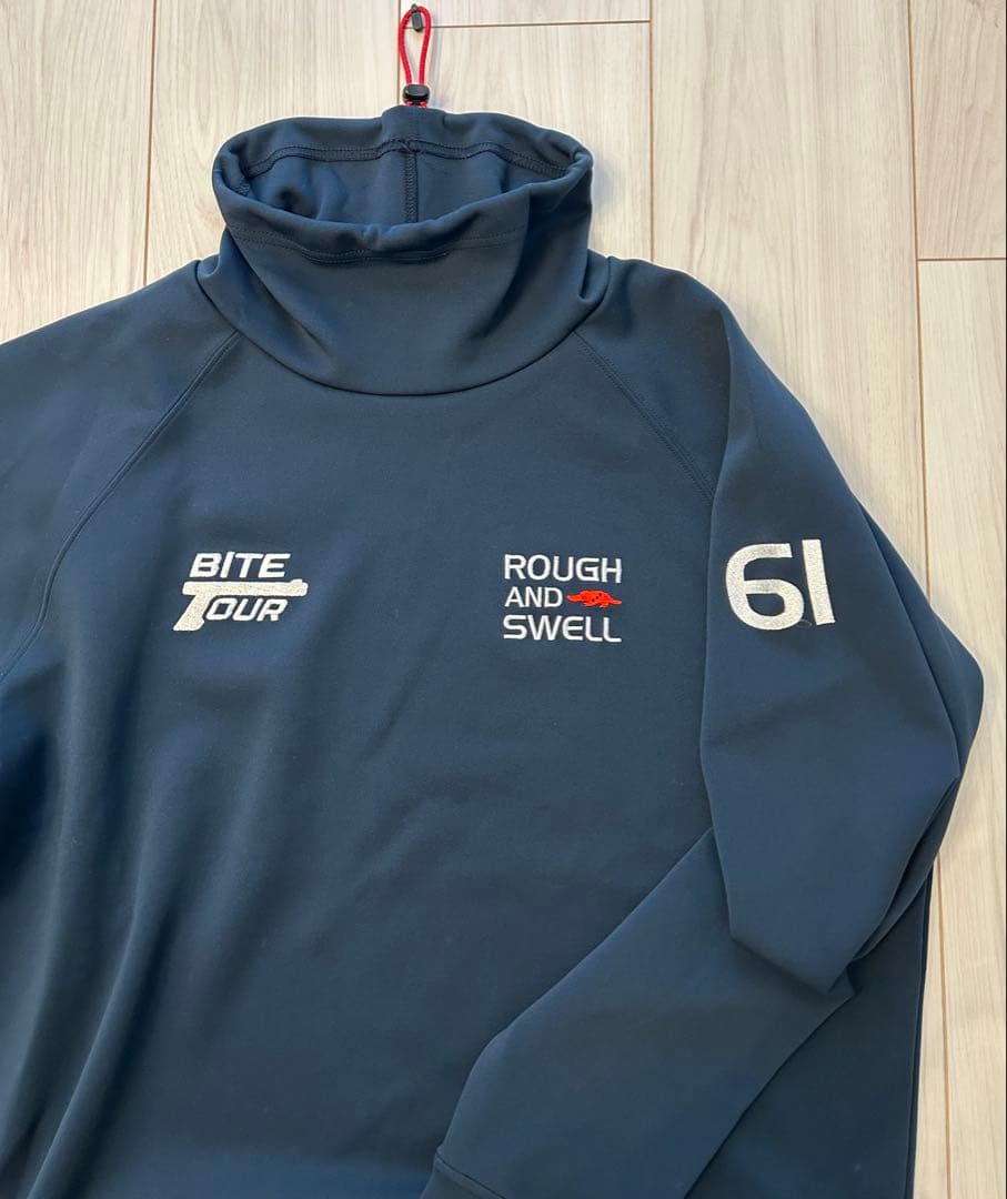 rough&swell ハイネックトレーナー