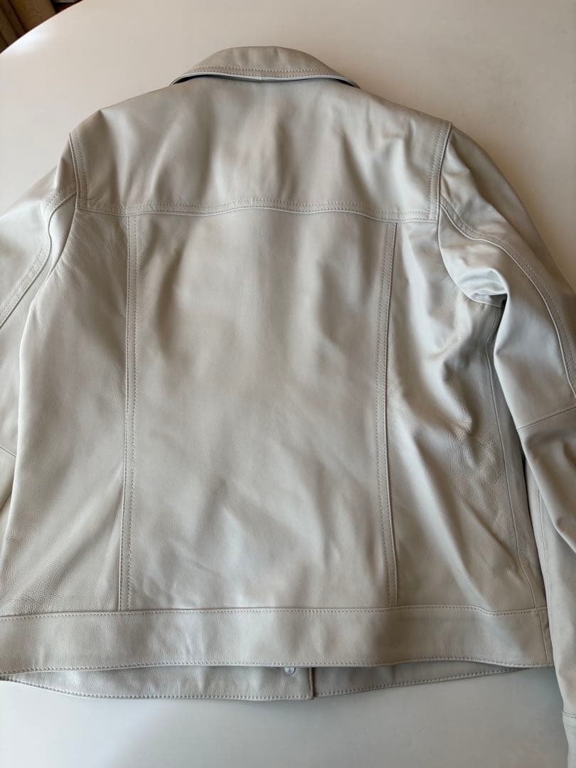 新品タグ付き 羊革 レザージャケット オフホワイト　Lサイズ